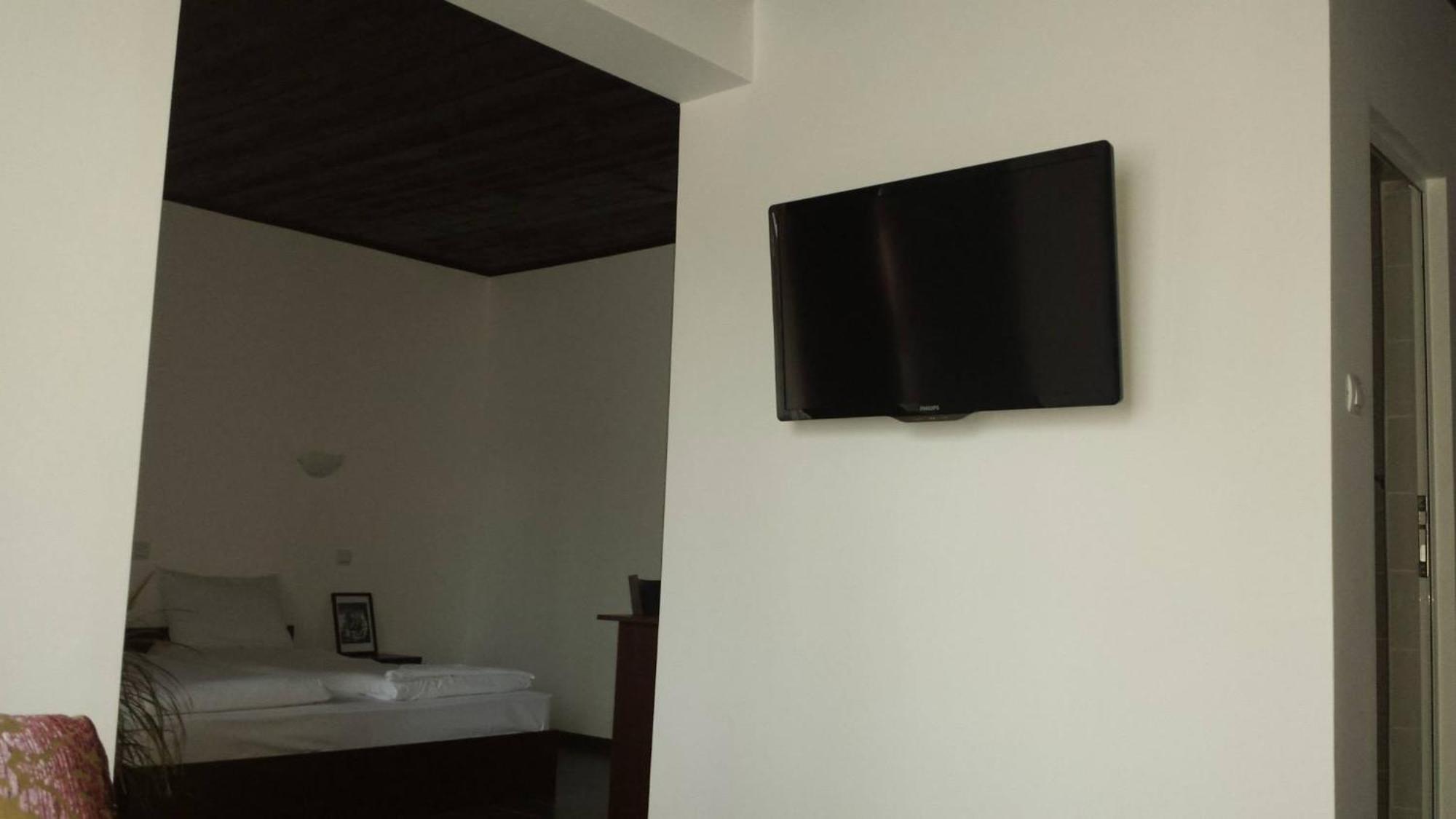 Hotel Kiprovets Chiprovtsi Bagian luar foto